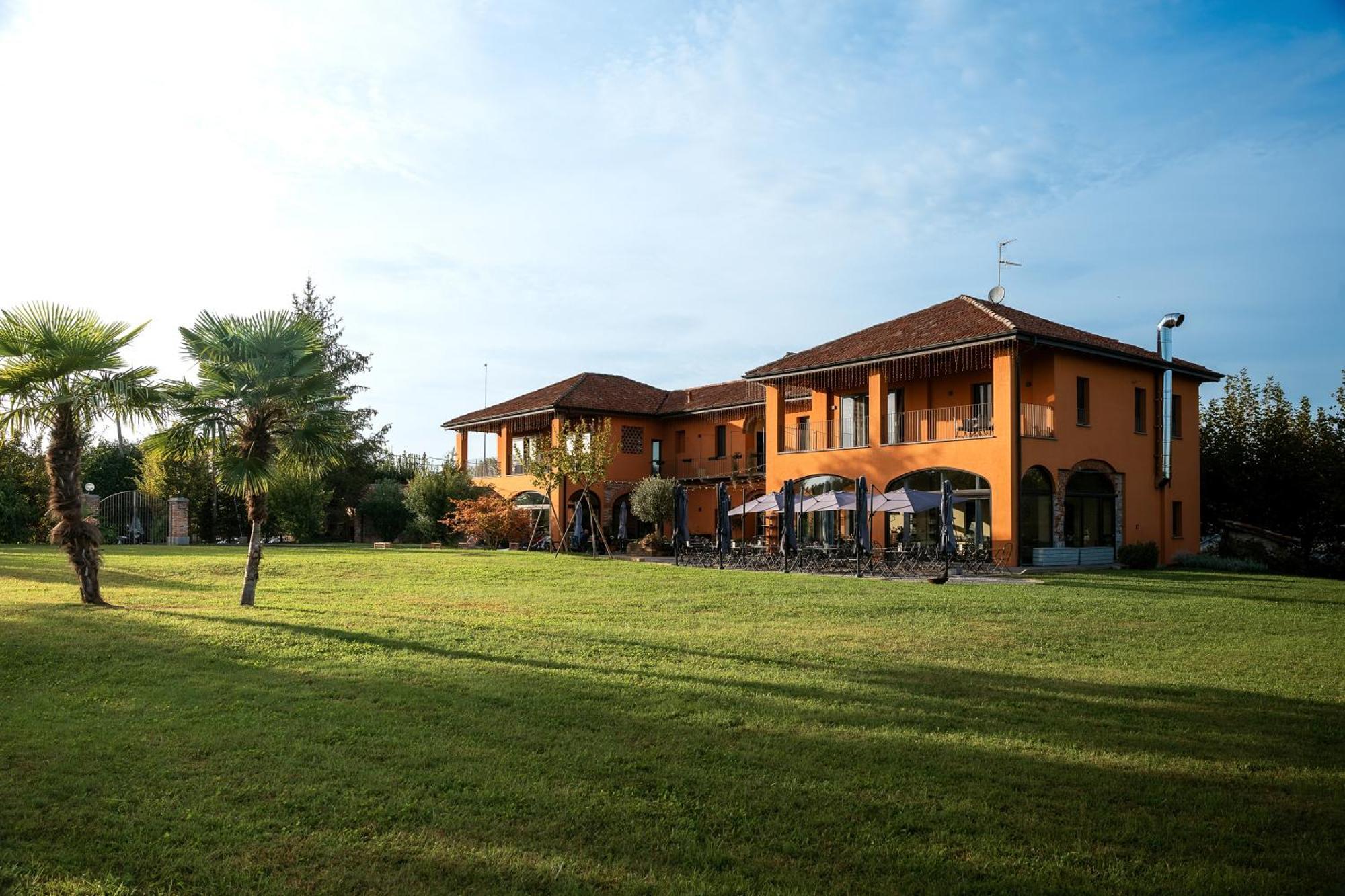 Equirelais Hotel Lomnago Kültér fotó