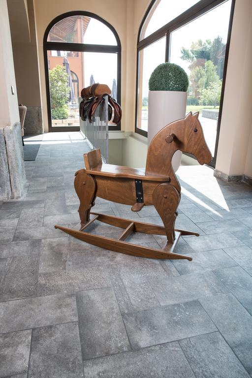 Equirelais Hotel Lomnago Kültér fotó